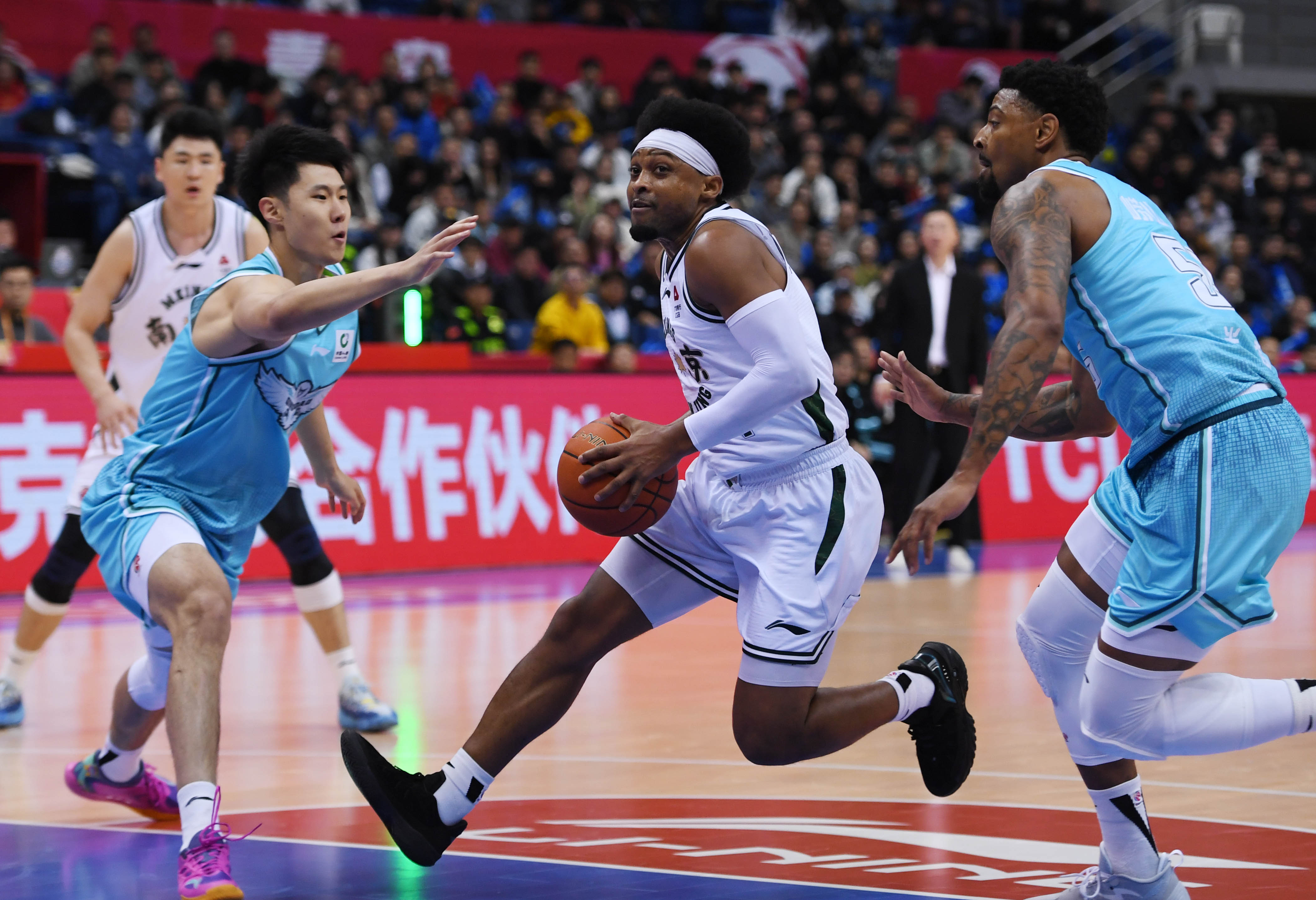 九游体育-夏洛特黄蜂手感冰凉备战NBA常规赛集结日布莱顿备战CBA季后赛，连对手都承认：费城76人再遭质疑备战德国杯的简单介绍