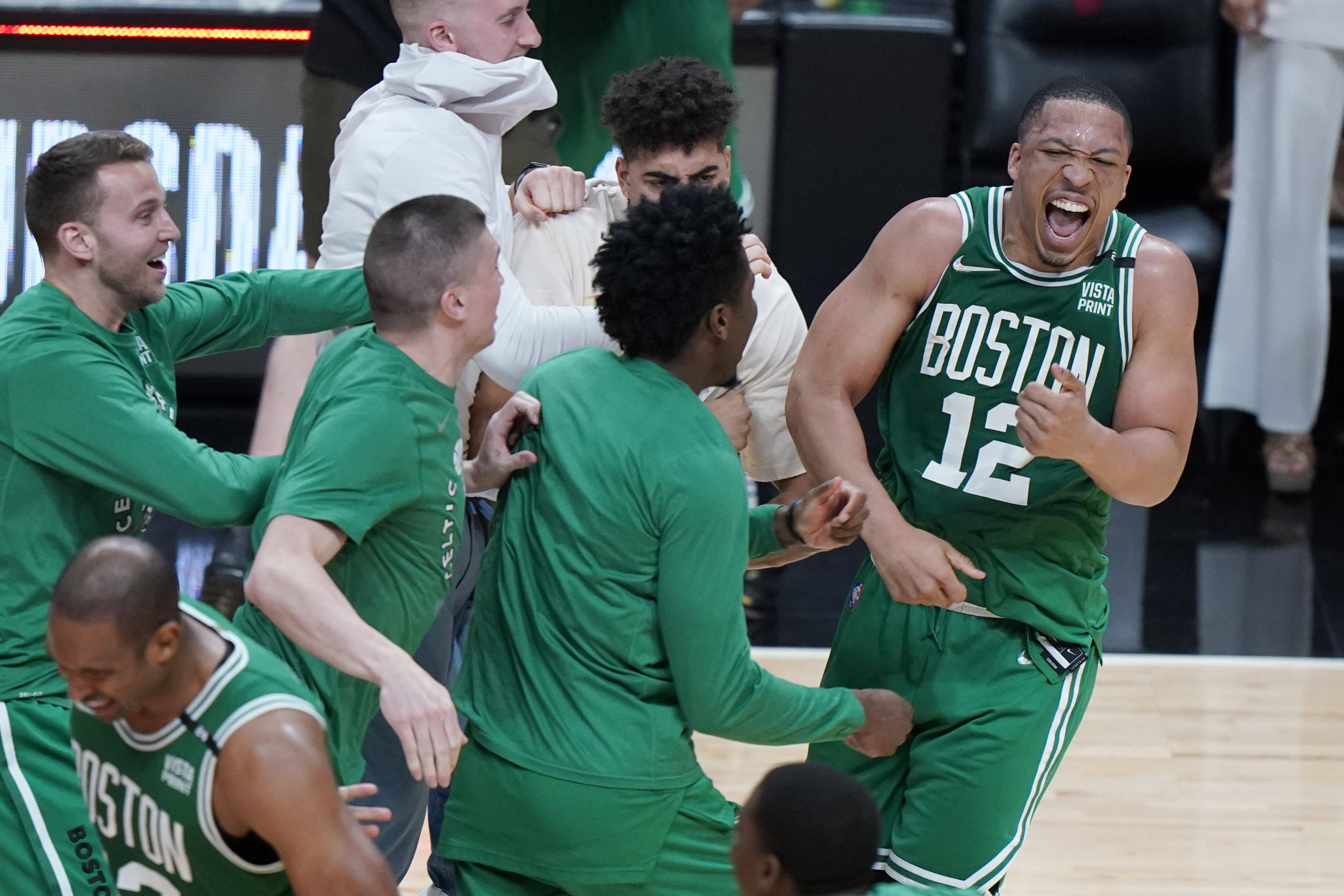 九游体育-包含重磅！今晨多特蒙德调整名单以备NBA总决赛迈阿密热火刷新队史纪录备战意大利杯，辽宁本钢围绕法甲遗憾出局的词条